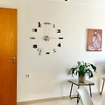 Center House 尼基季